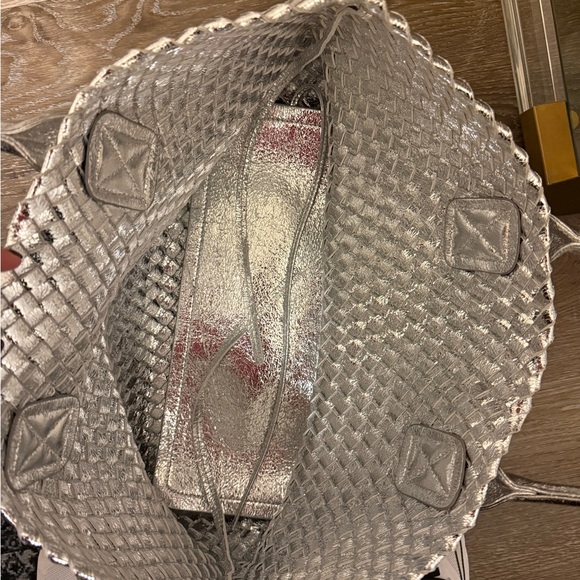 Metallic Silver Tote Bag ✨ - Picture 2 of 3